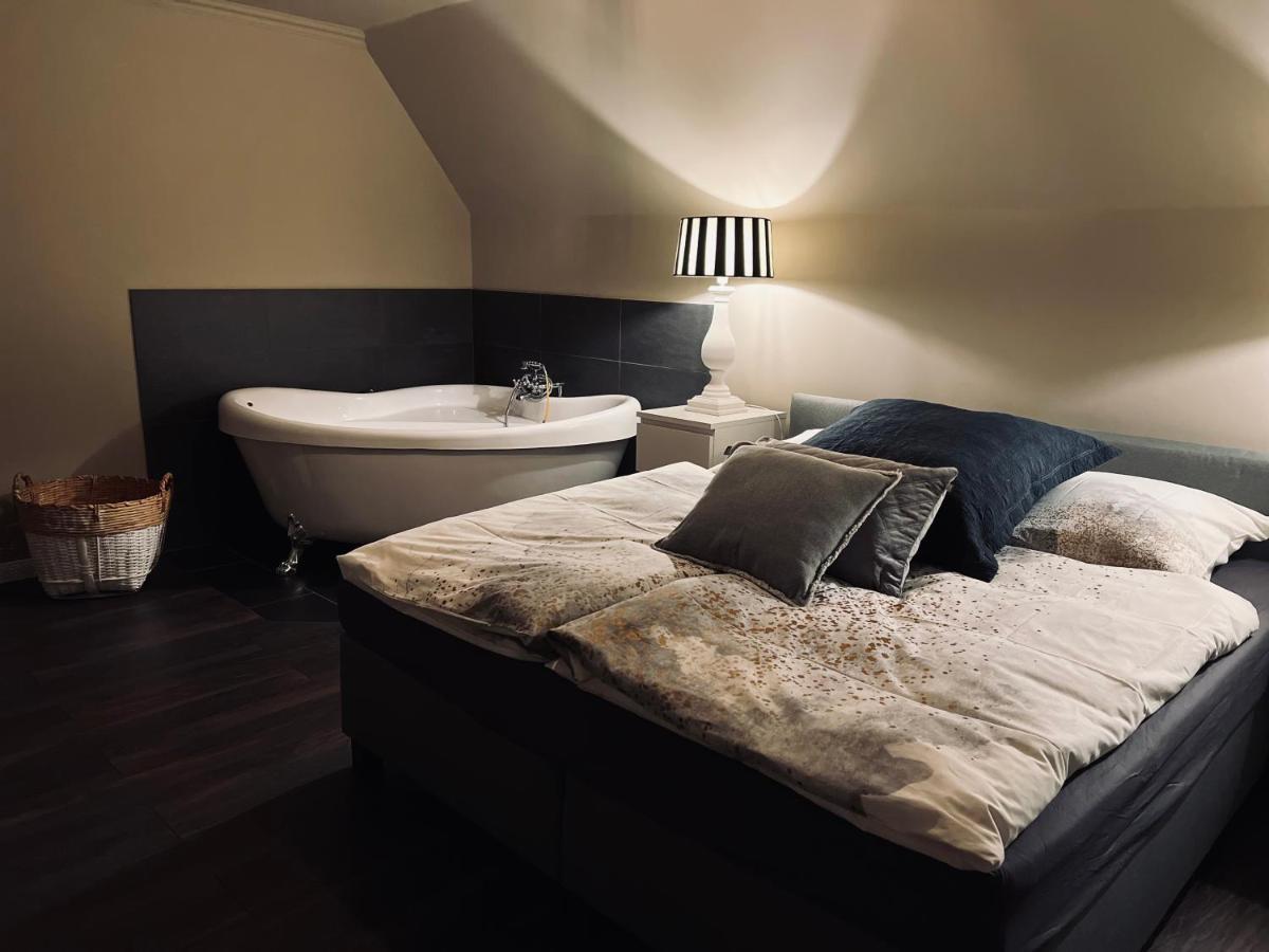 Ring Residenz In Adenau Direkt Am Nuerburgring Bed & Breakfast Exterior foto